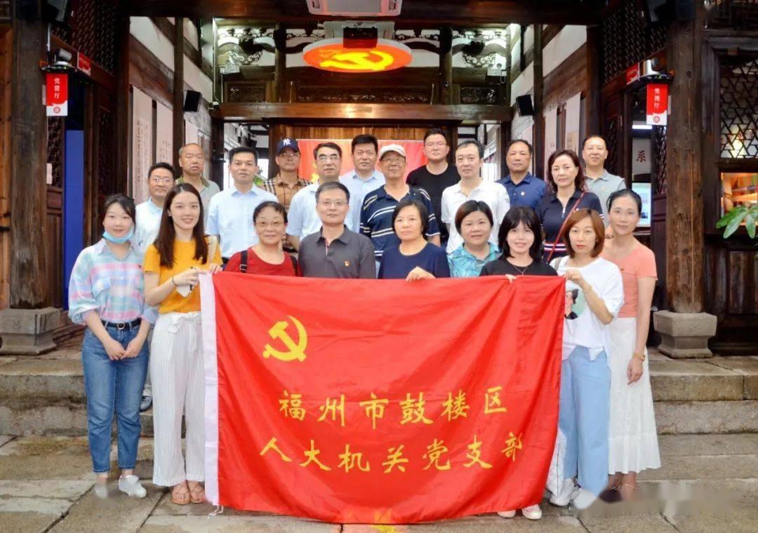 男子称月嫂疑为哄睡婴儿投喂安眠药,家中藏匿多种药品:孩子出现便血